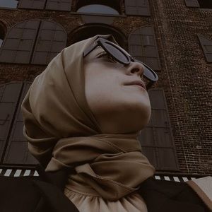 Meet your Posher, Zahide